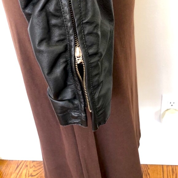 NWOT - Gorgeous Mendocino 100% genuine leather jacket with rouched sleeves. - Picture 3 of 9
